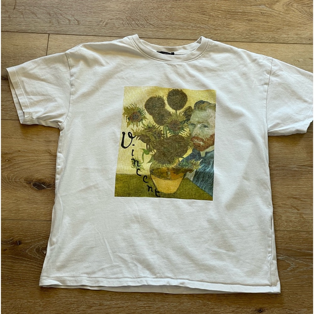 Forever 21 white graphic tee with Vincent Van Gogh print. Women’s size S.
